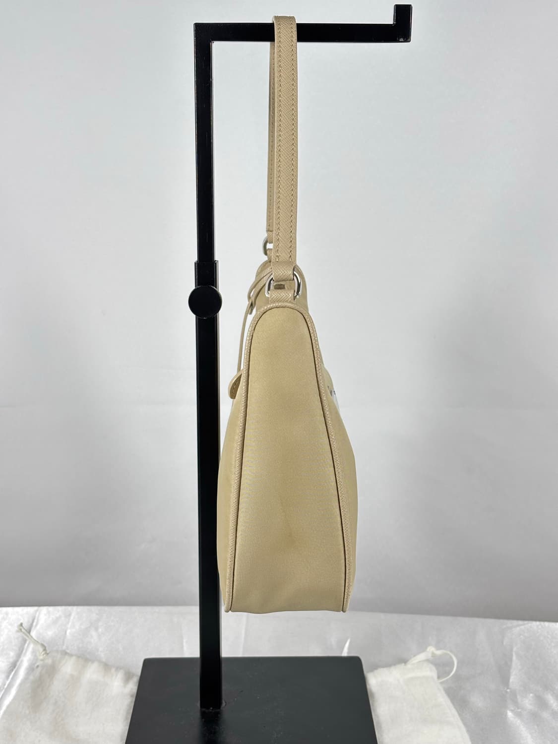 (정품)프라다 리에디션2005 나일론 숄더백 호보백 베이지 상품이미지7