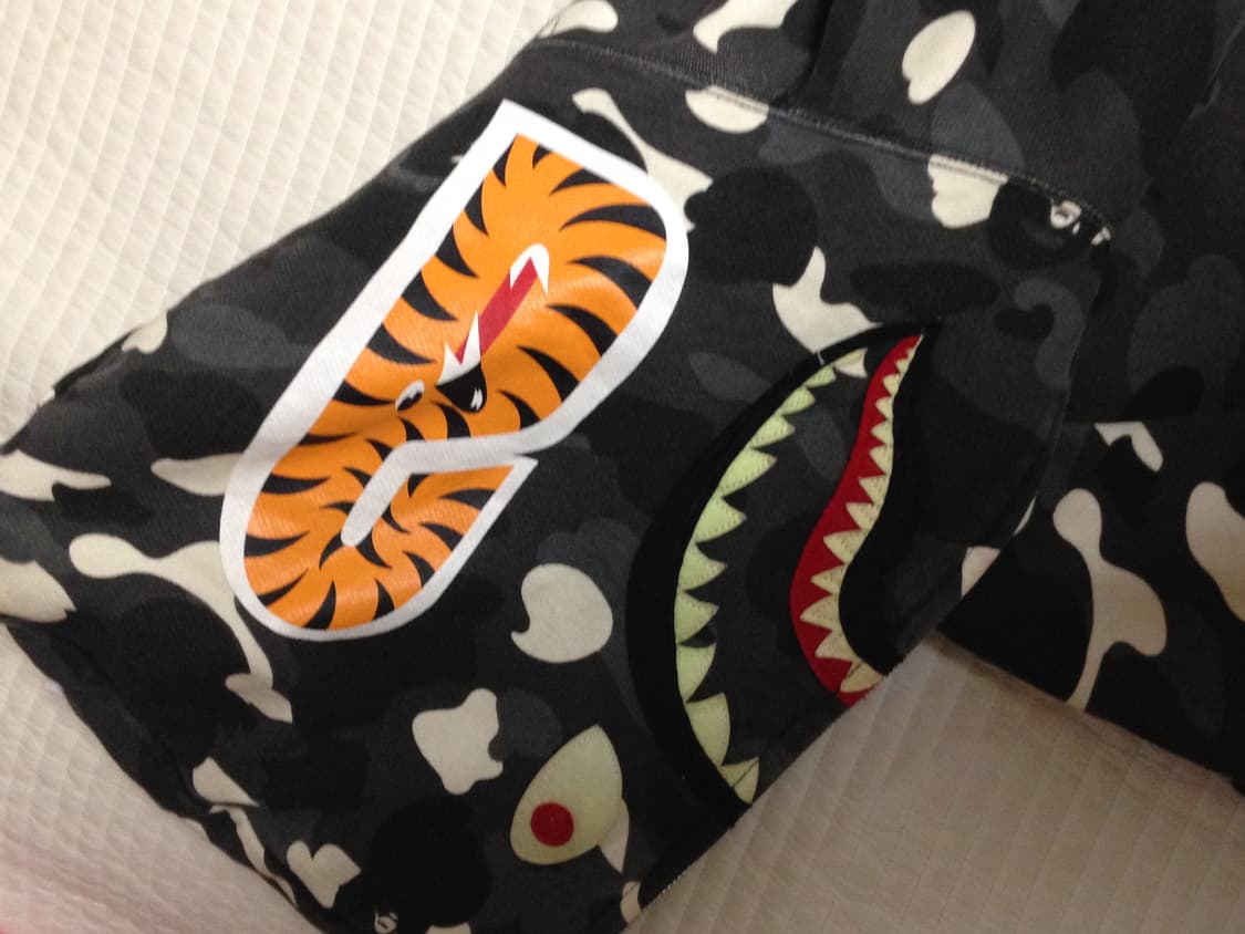 베이프 빈티지 시티카모 야광 흑계 후드집업 XXL 상품이미지4