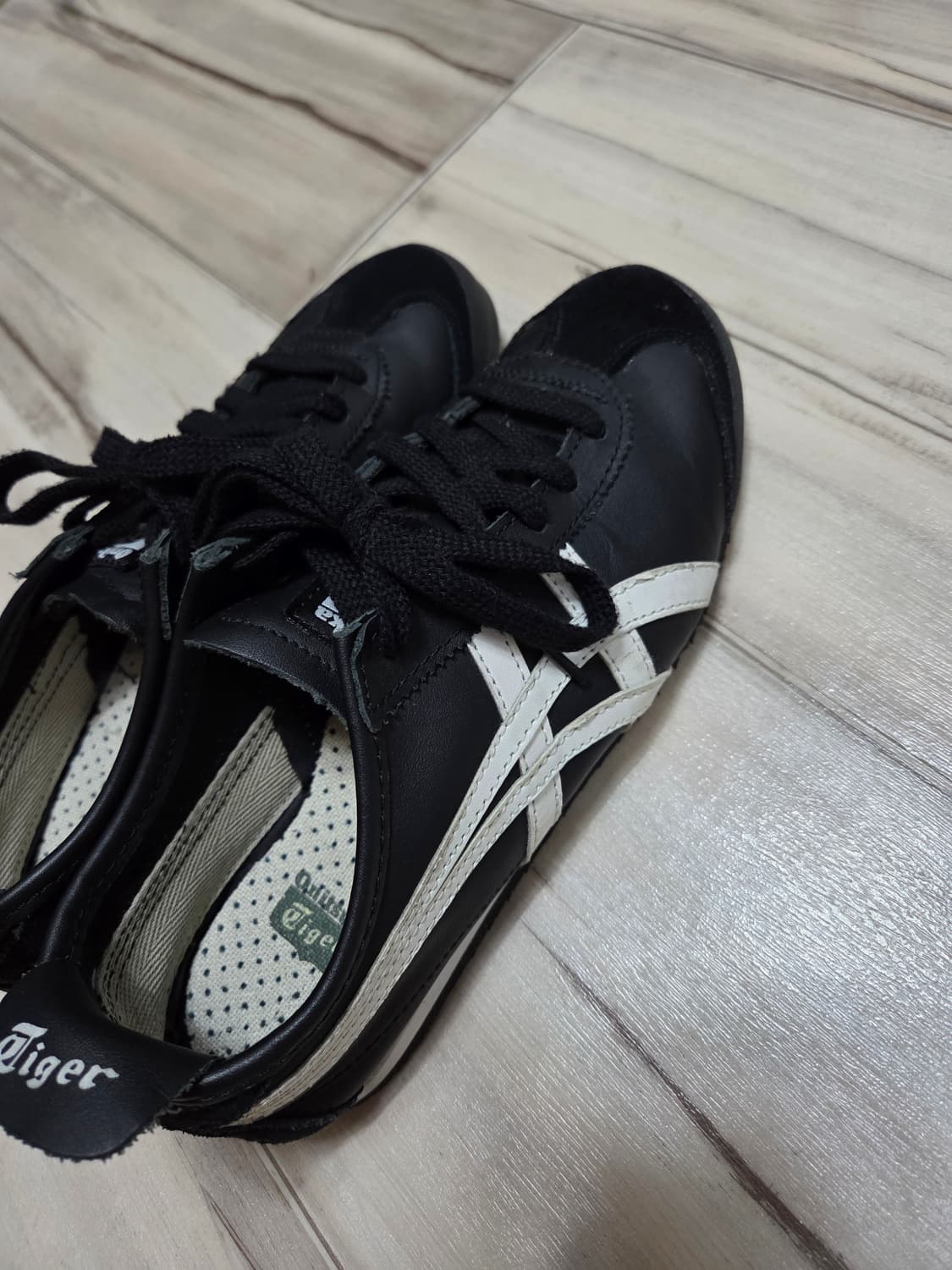 오니츠카 타이거 멕시코 66 블랙 235 상품이미지3