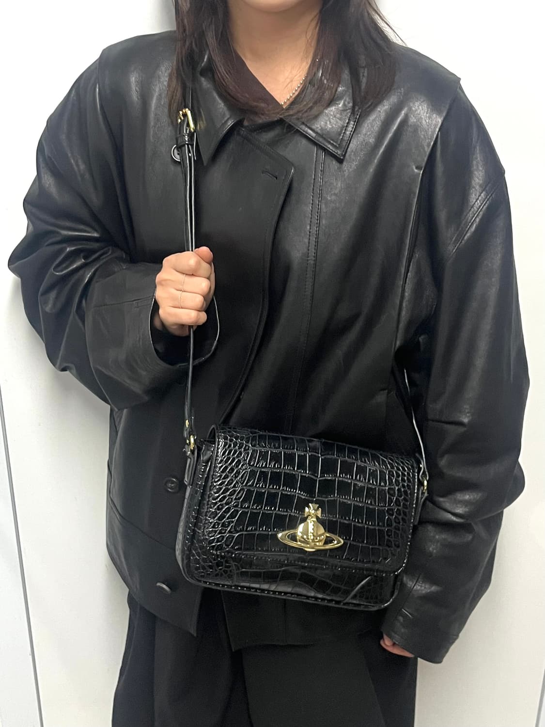 [Vivienne Westwood] 비비안웨스트우드 크록 레더 크로스백 상품이미지6