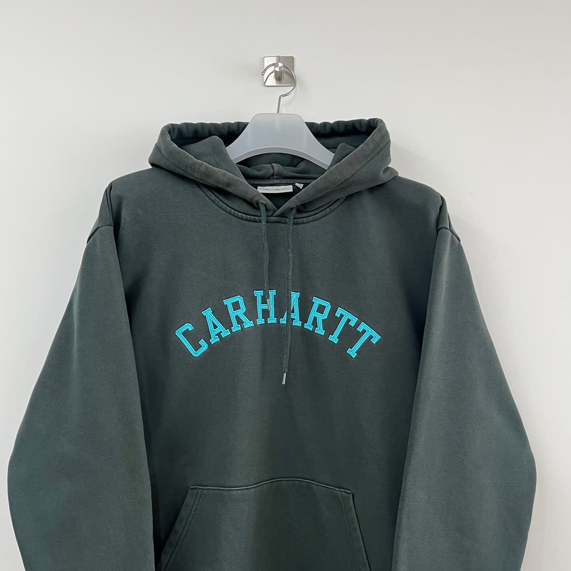 칼하트 WIP 유니버시티 패치 후드티 상품이미지4