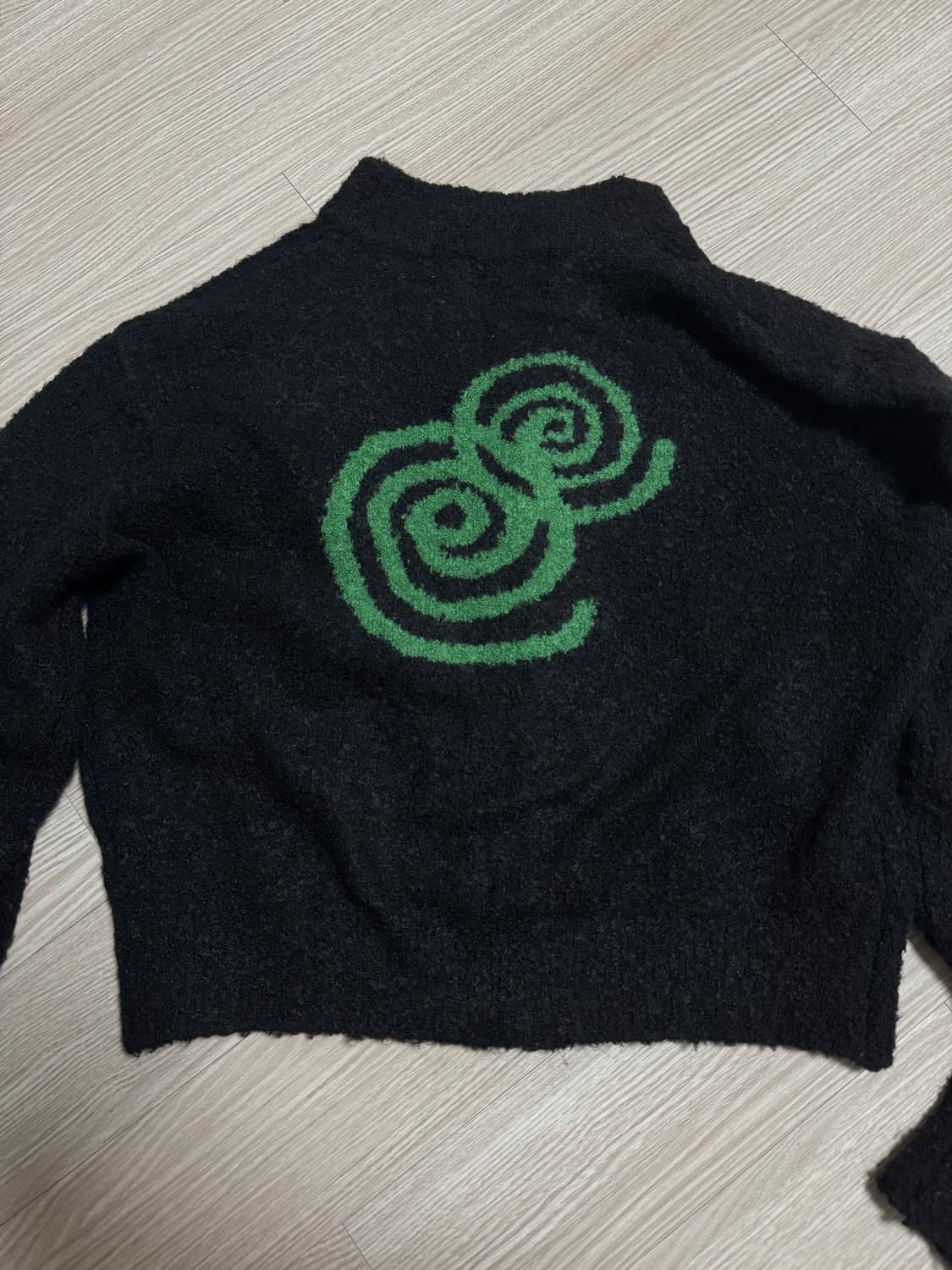 엔조블루스) 부클 크롭 니트 집업 (Black) 상품이미지6