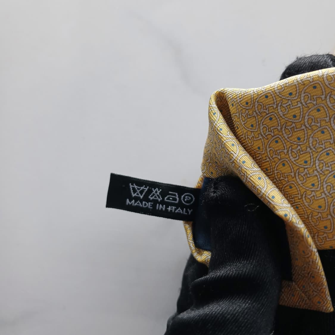 살바토레 페라가모 넥타이 8.2cm A+등급 A18111
 상품이미지9