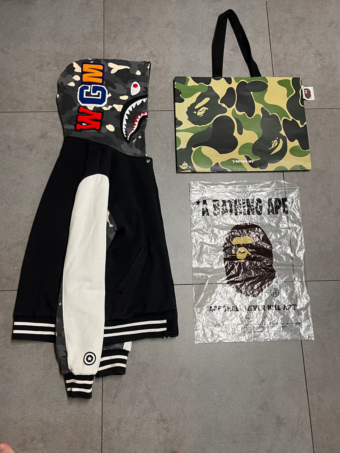 베이프 샤크 바시티 자켓 상품이미지1