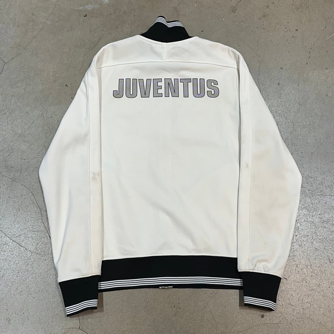 L 나이키 유벤투스 화이트 트랙탑 상품이미지3