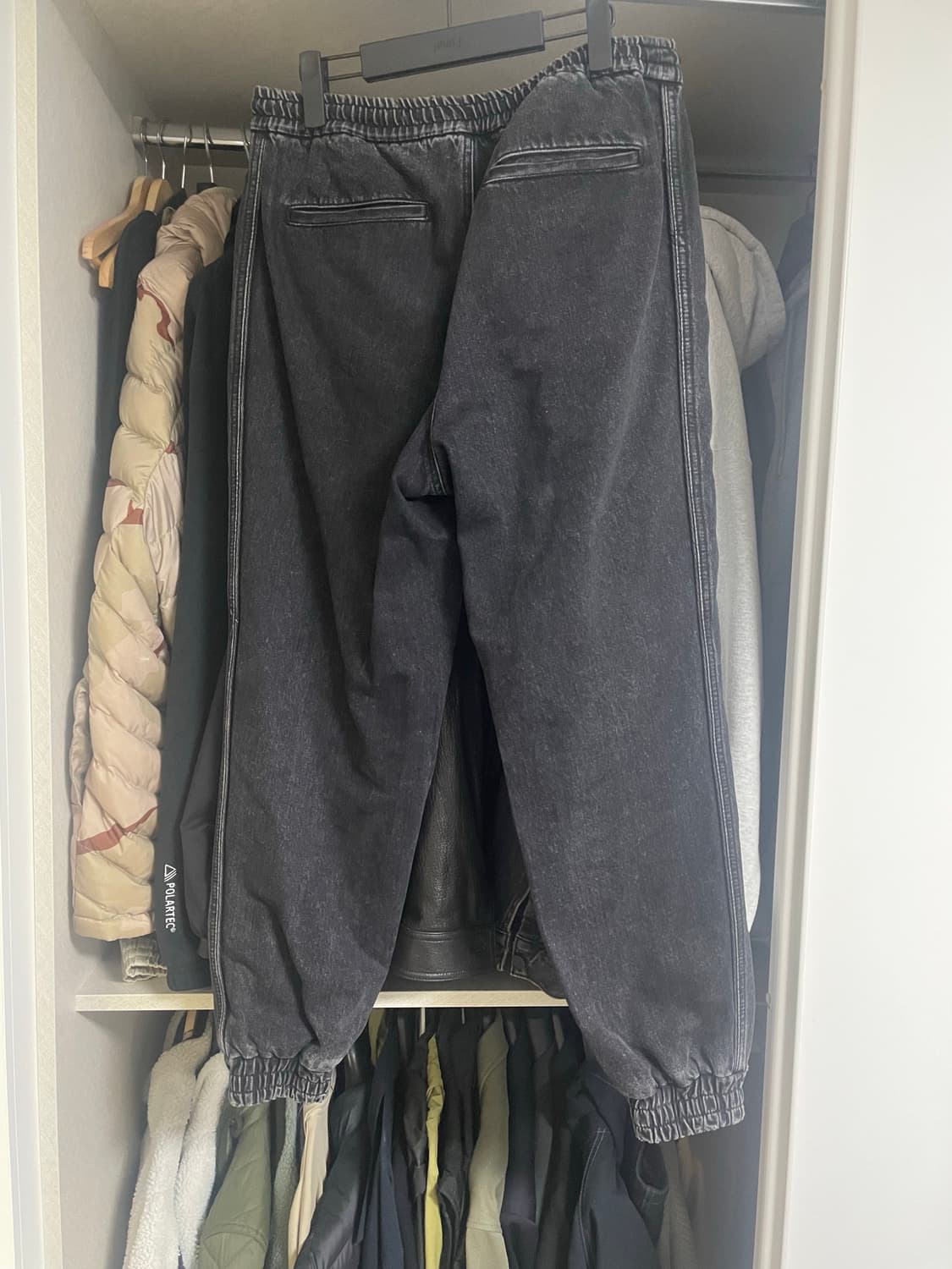 준지 22SS 블랙 티테일 트랙 조거 데님 팬츠 48Size 상품이미지3