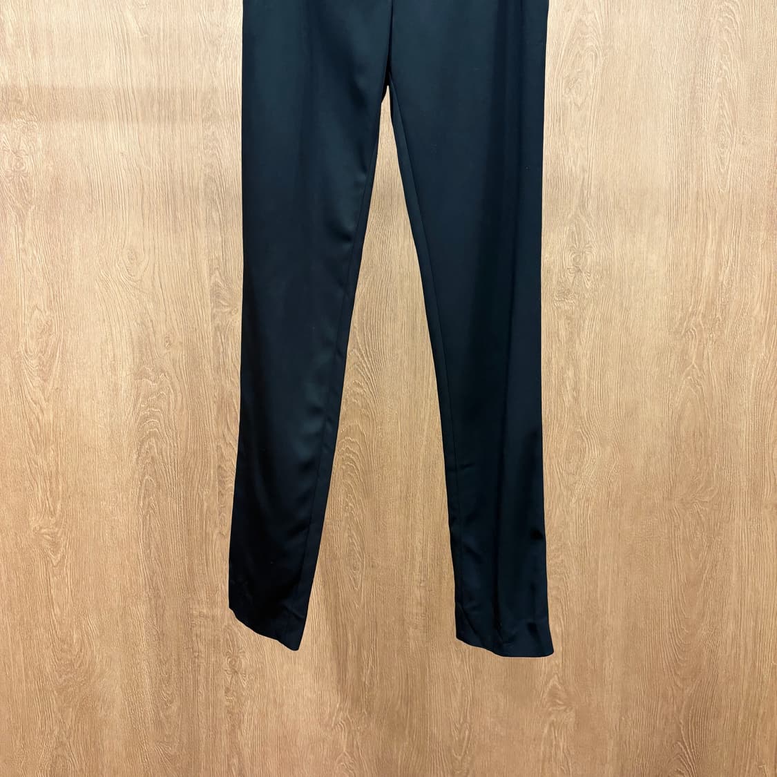 돌체앤가바나 슬림핏 슬랙스 팬츠 클래식 로고 각인 버튼 포켓 디테일 블랙 상품이미지5