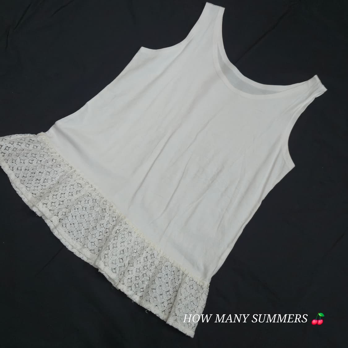 화이트 면 스판 밑단 레이스 포인트 라운드 민소매 탑 상품이미지3