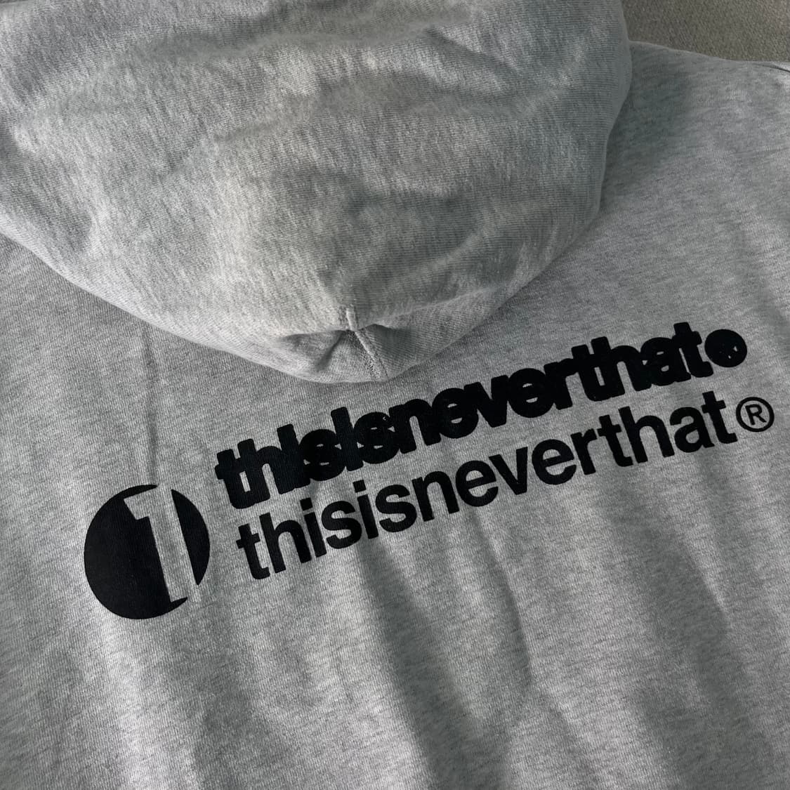 105 디스이즈네버댓 백로고 그레이 코튼 후드티 상품이미지6