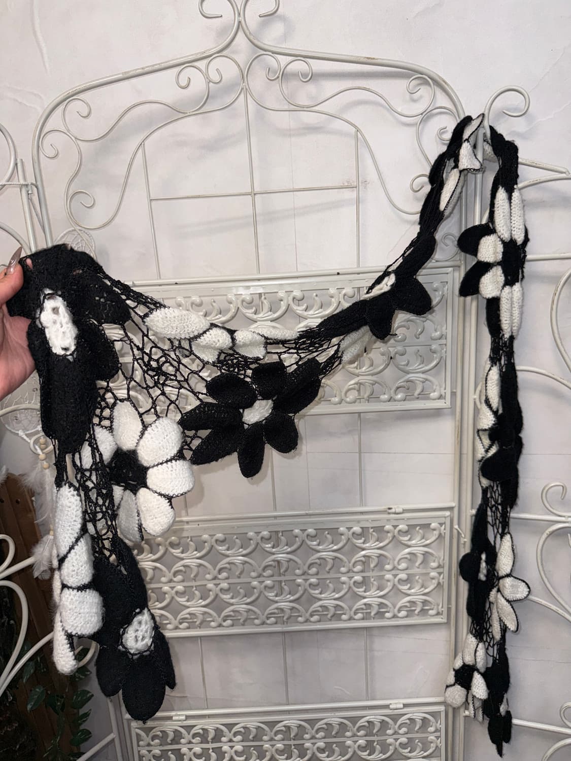 Black & white flower crochet muffler 상품이미지2