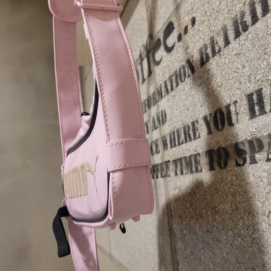 푸마 X 오토링거 엠보싱 숄더백 상품이미지2