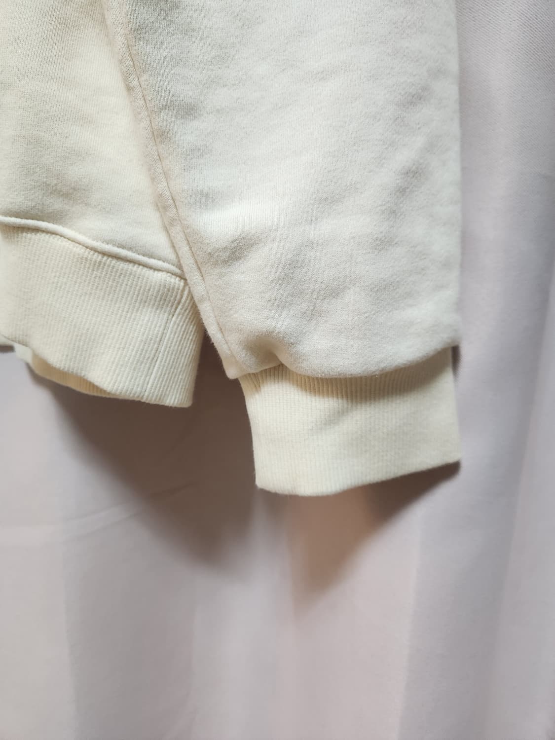 마크곤잘레스 아이보리 맨투맨 티셔츠 상품이미지4