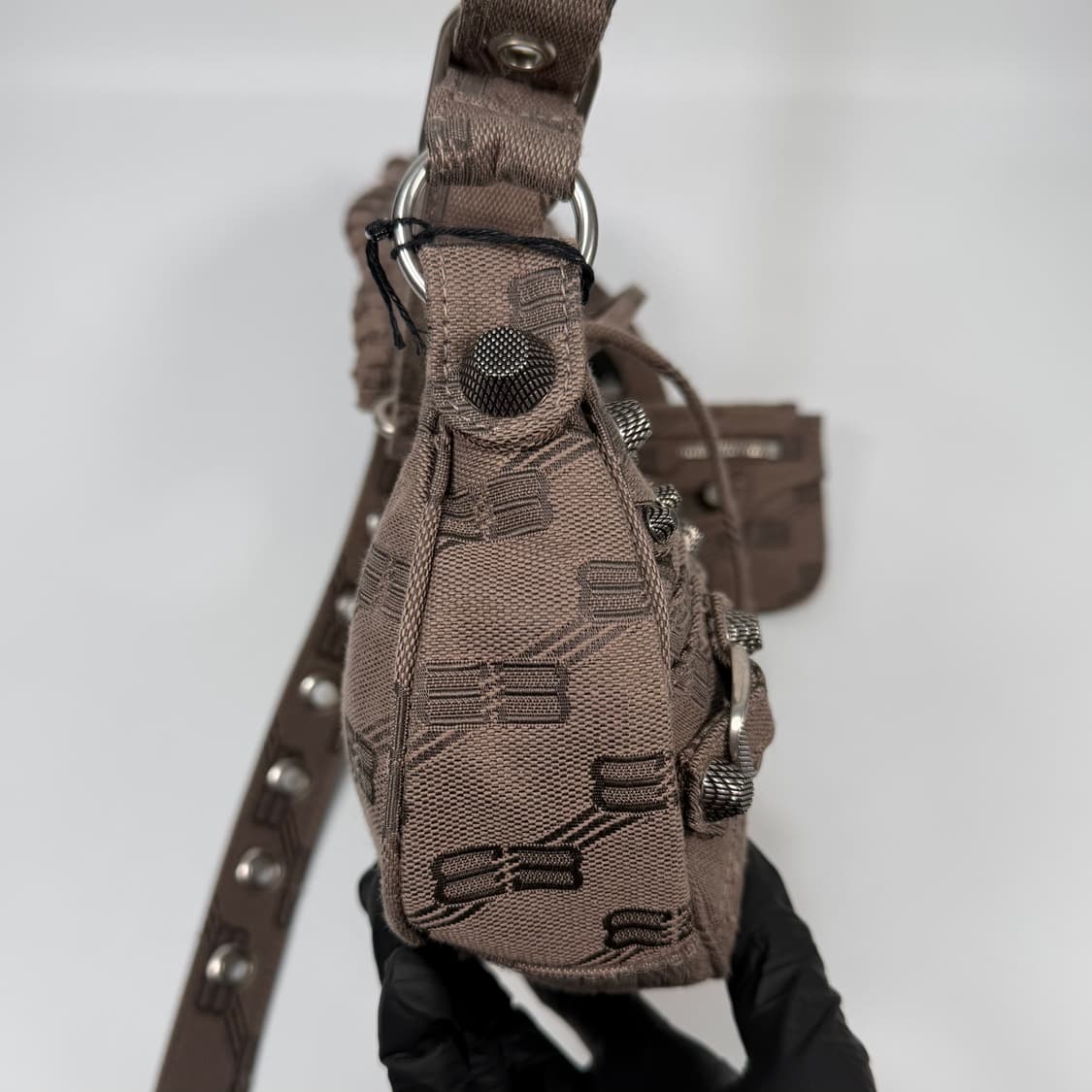 발렌시아가 BB 모노그램 르 카골 자카드 숄더백 상품이미지4