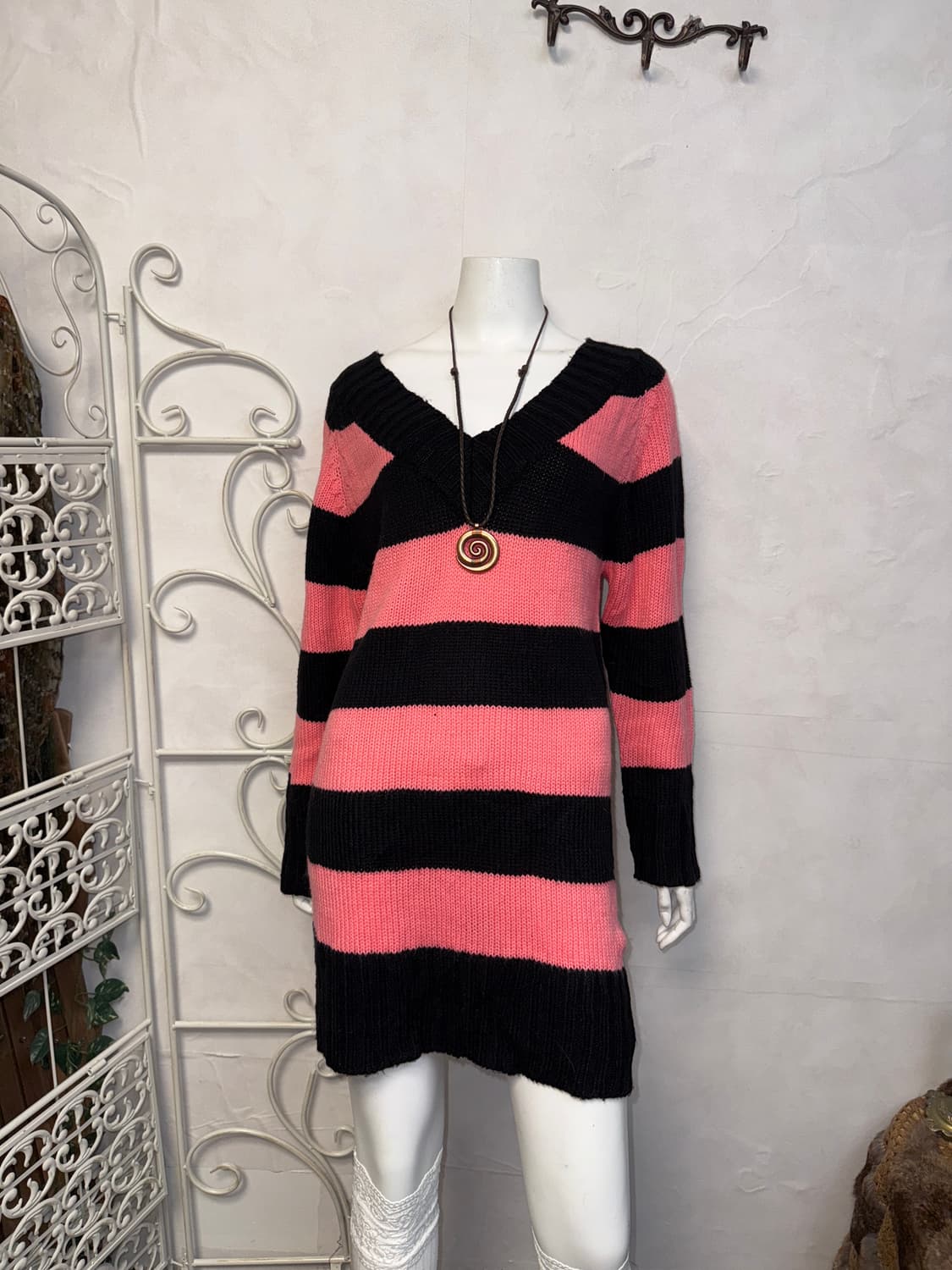 Black pink stripe v neck knit ops 상품이미지2