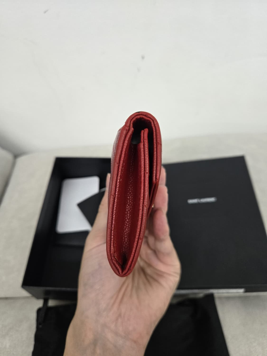 [보증서 정품]입생로랑 엔벨로프 반지갑 상품이미지3