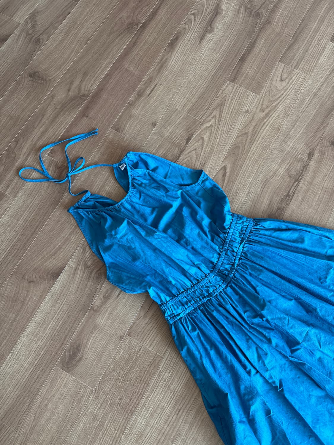 유니클로 홀터넥 원피스 상품이미지2