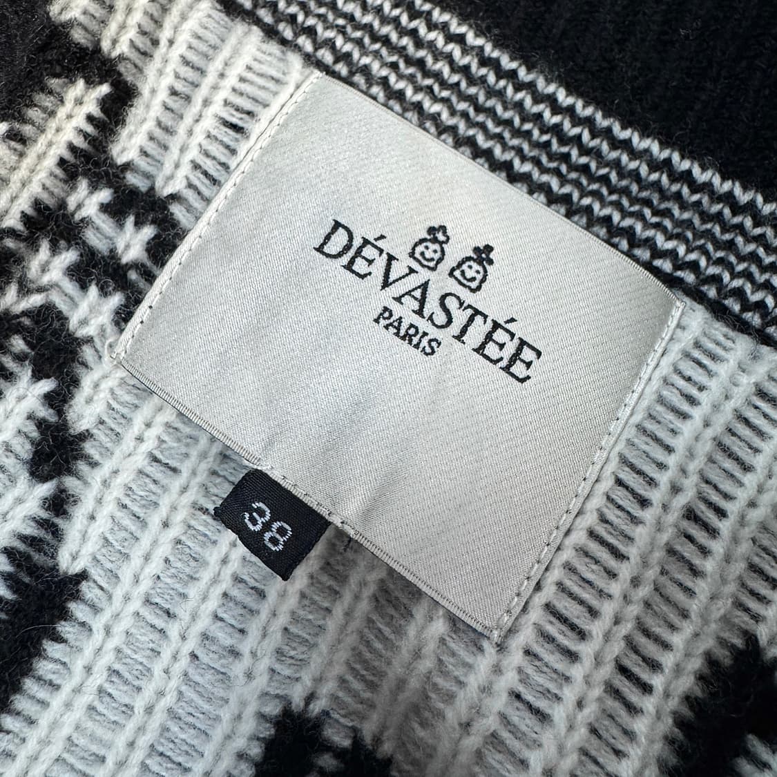 데바스테 22 시그니처 프린트 울 니트 코트 상품이미지2