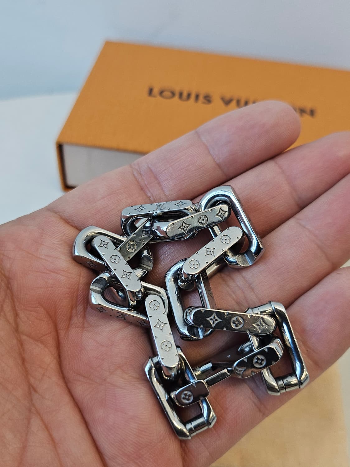 루이비통 버질아블로 모노그램 체인팔찌 M사이즈 상품이미지3