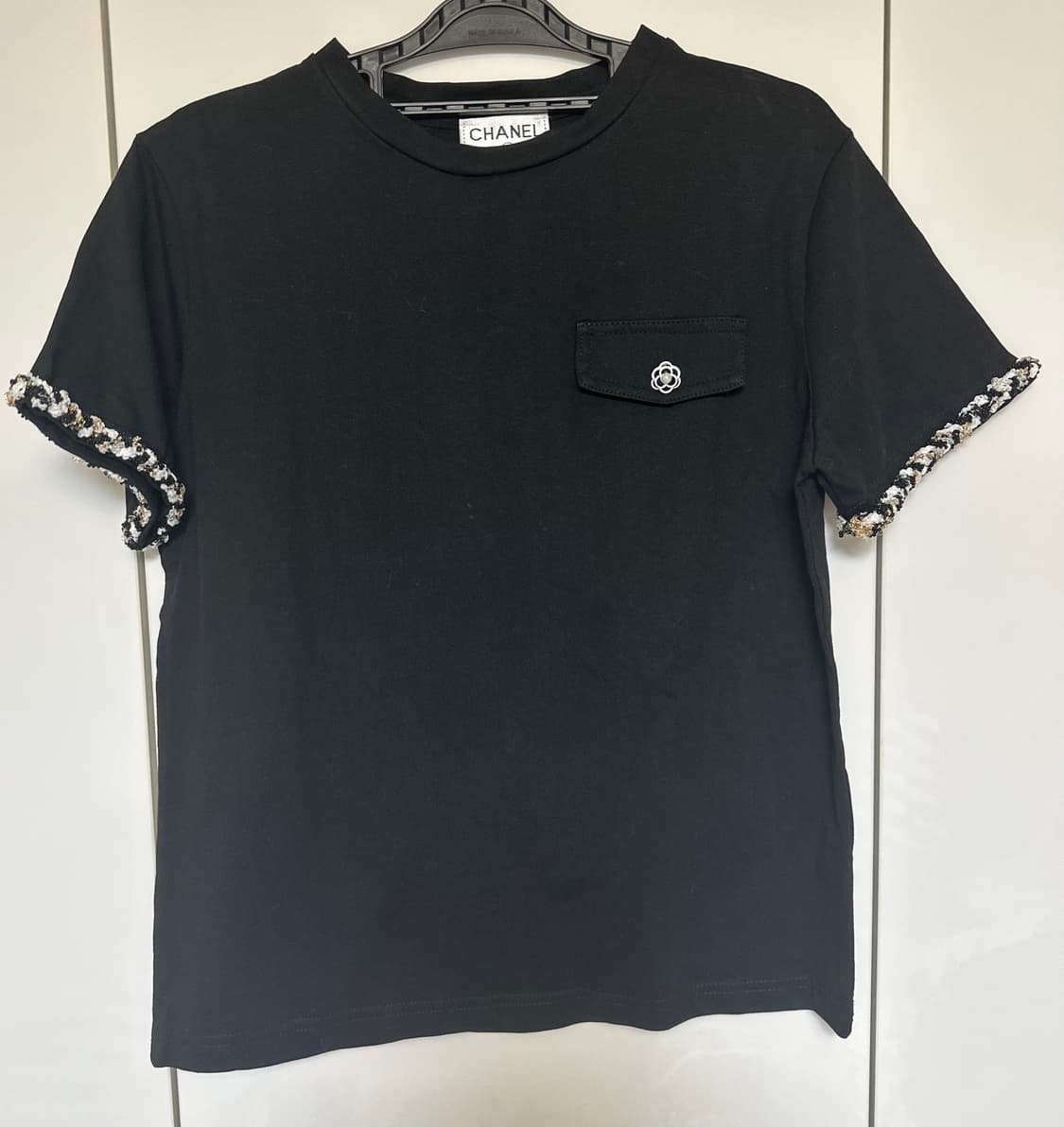 샤넬 까멜리아 블랙 반팔 티셔츠  상품이미지2