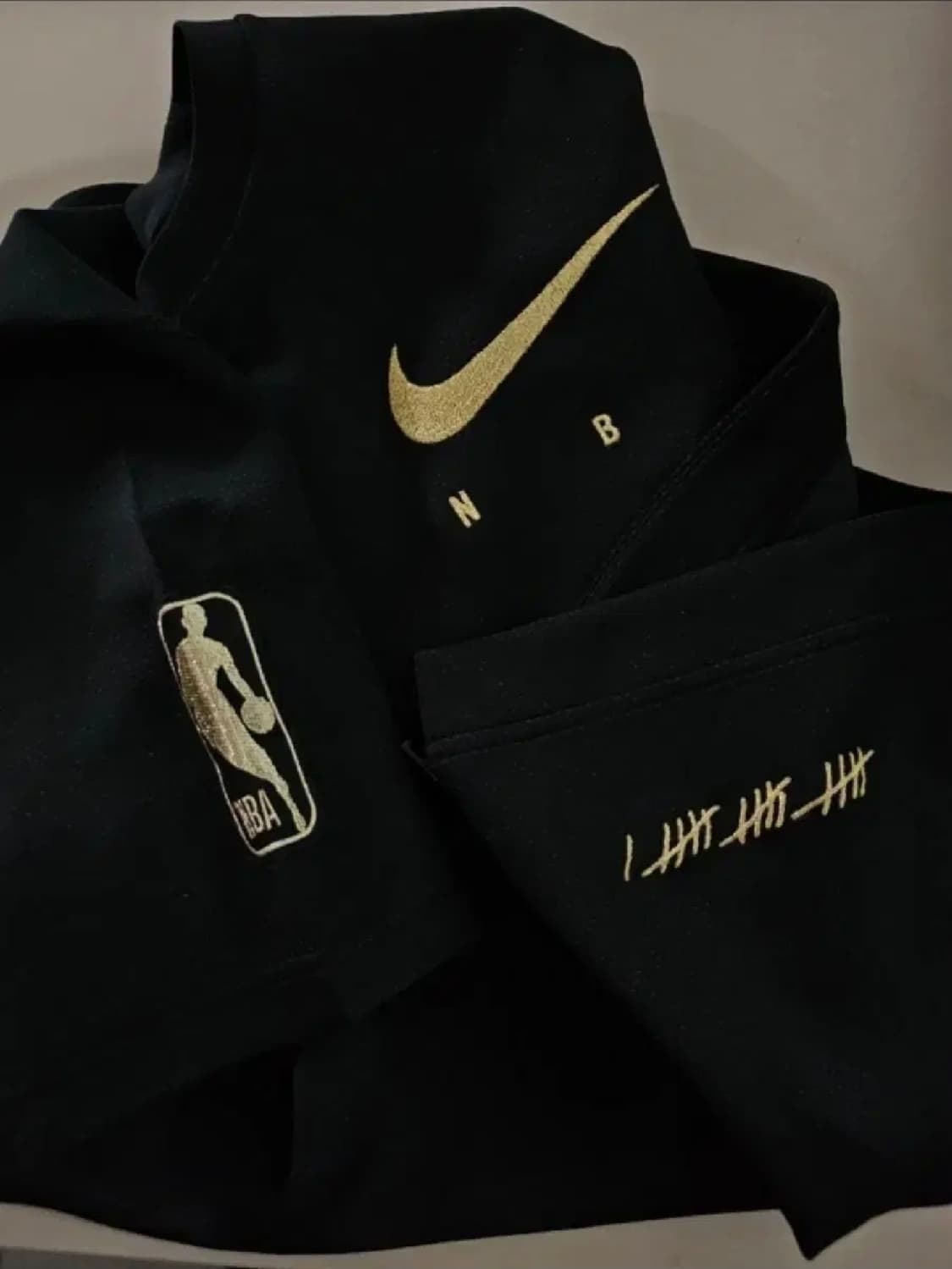 해외 나이키 한정판 NBA 검금 골든에디션 티셔츠 상품이미지3