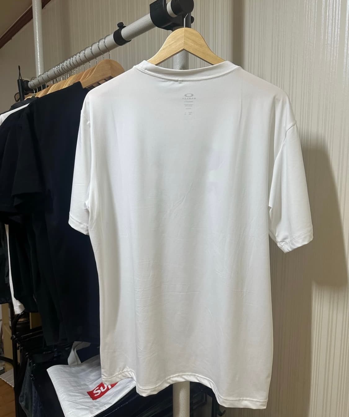 오클리 기본 기능성 화이트 반팔 티셔츠 상품이미지3