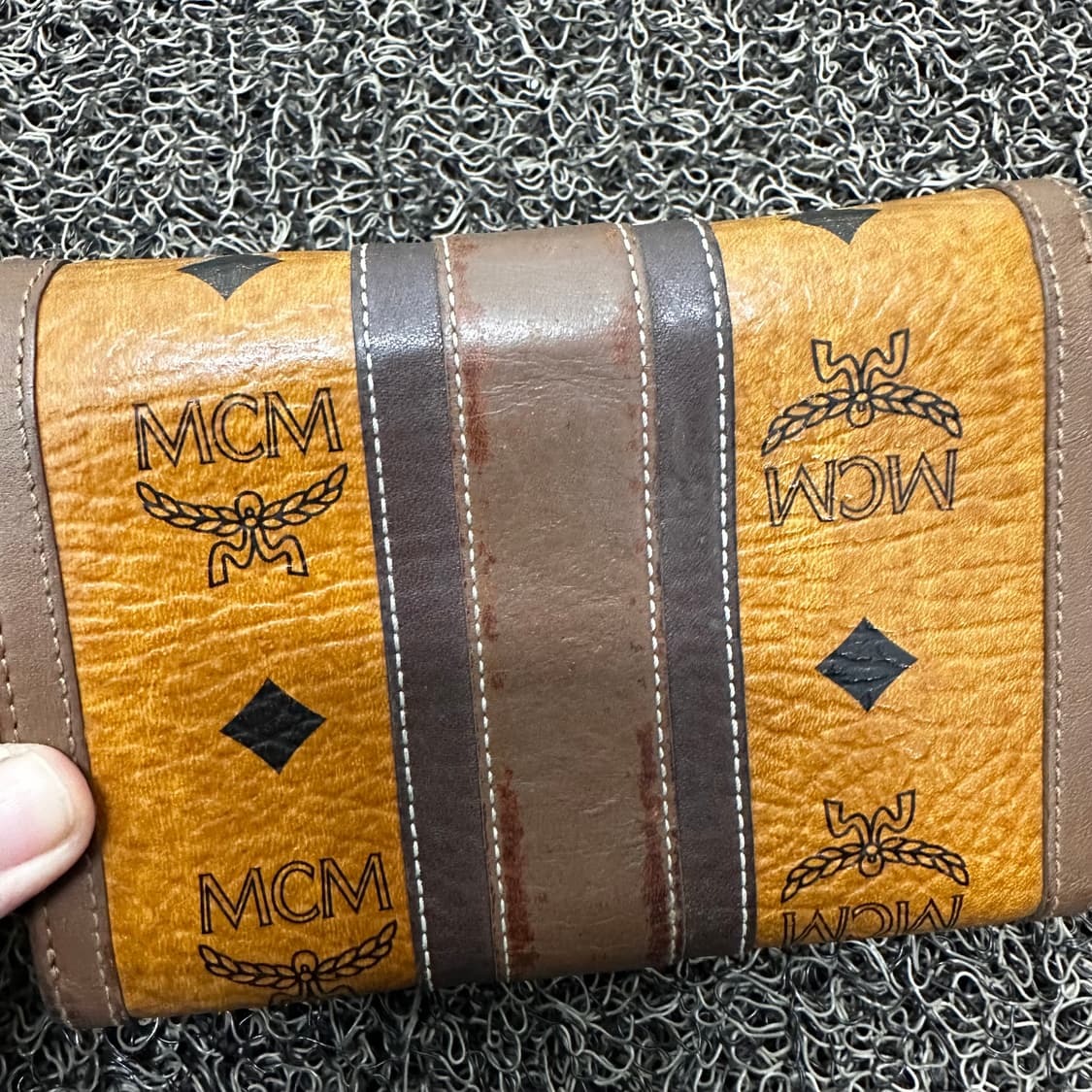 MCM 엠씨엠 비세토프 가죽 지갑 상품이미지5