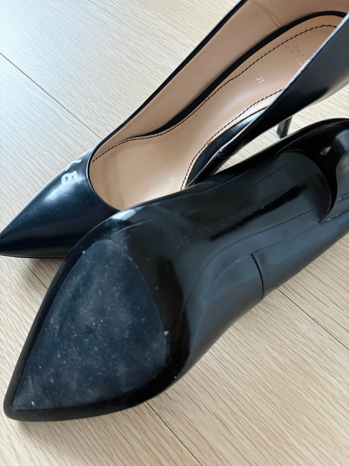 ZARA 그래피티 포인트 힐🖤 (비비안웨스트우드 감성)🖤 상품이미지5