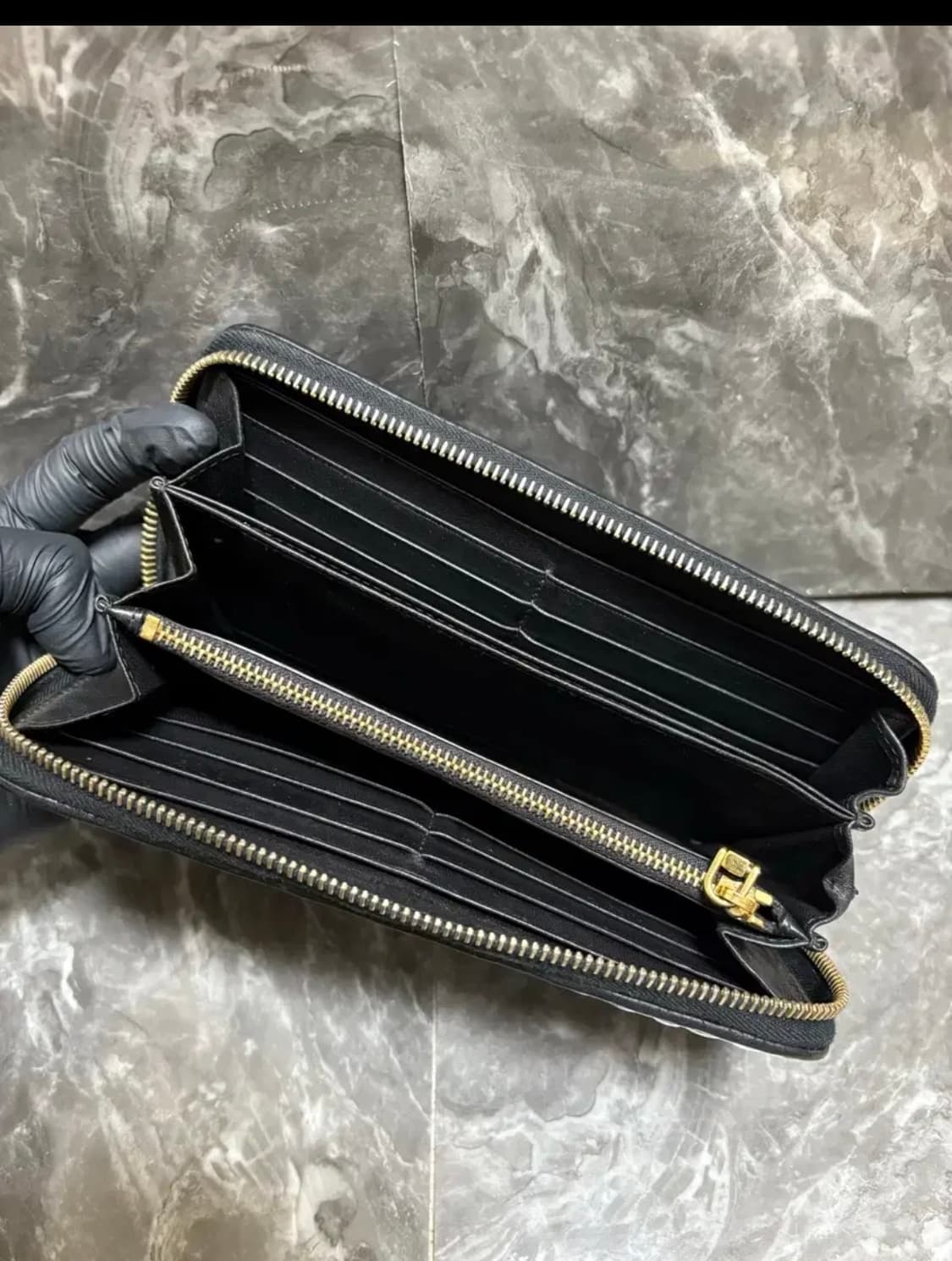 미우미우 마테라쎄 나파 가죽 장지갑 상품이미지3