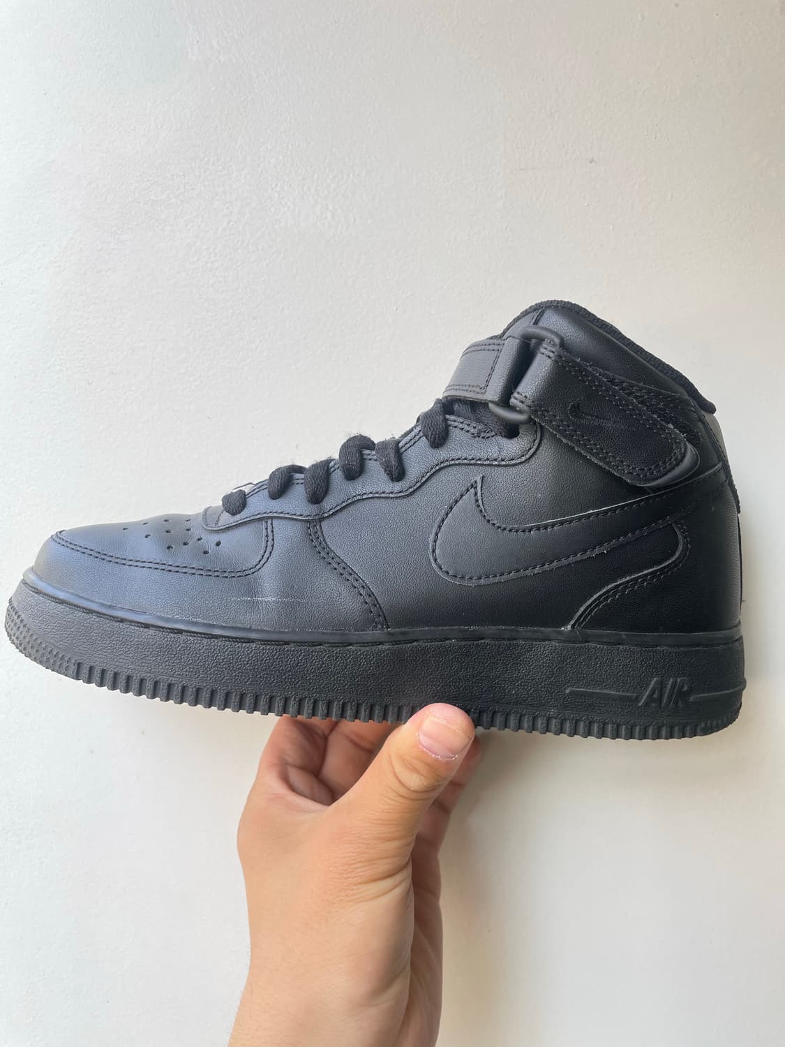 나이키 에어포스 1 미드 블랙 250 상품이미지1