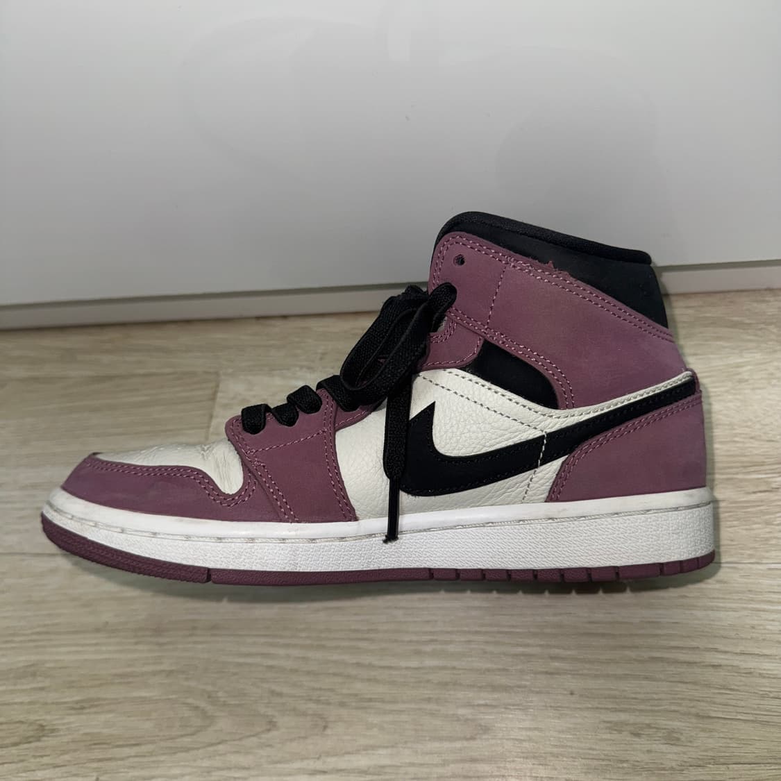 나이키 조던1 미드 라이트 멀베리 W 225 상품이미지5