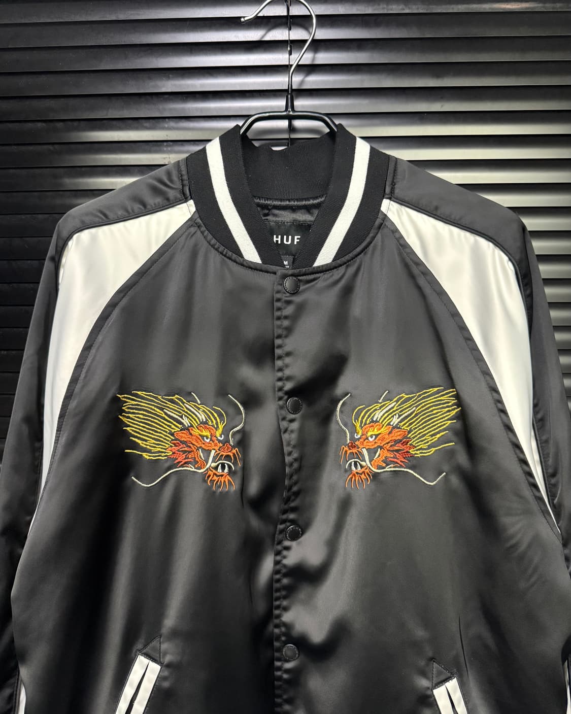 HUF 허프 용 드래곤 자수 스카쟌 스카쟌 야구 점퍼 블랙 화이트 일본 상품이미지4