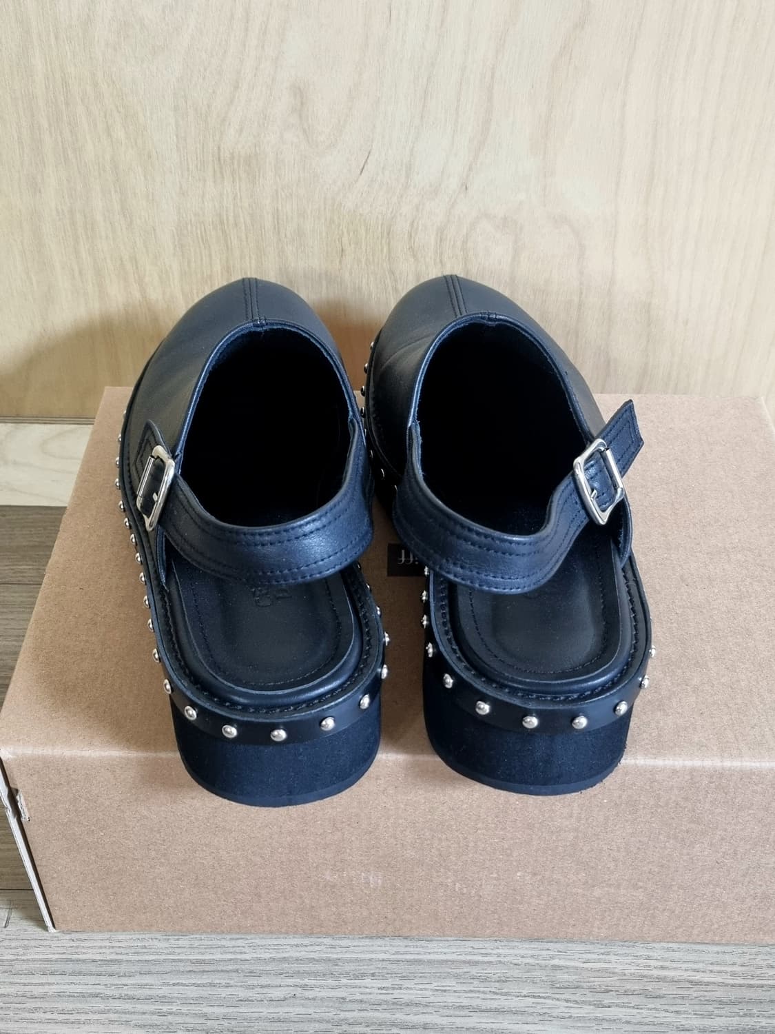 셀레디프 클로그 barnet stud clogs black 255 상품이미지6