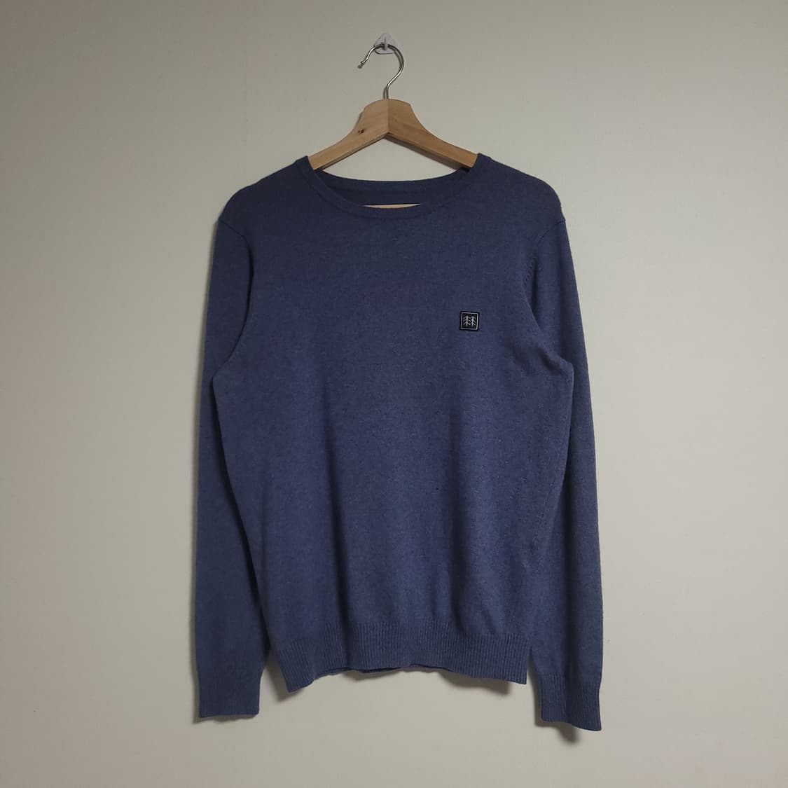 (100)  코오롱 스포즈 심플 블루 라운드넥 니트 모혼방 롱슬리브 상품이미지1