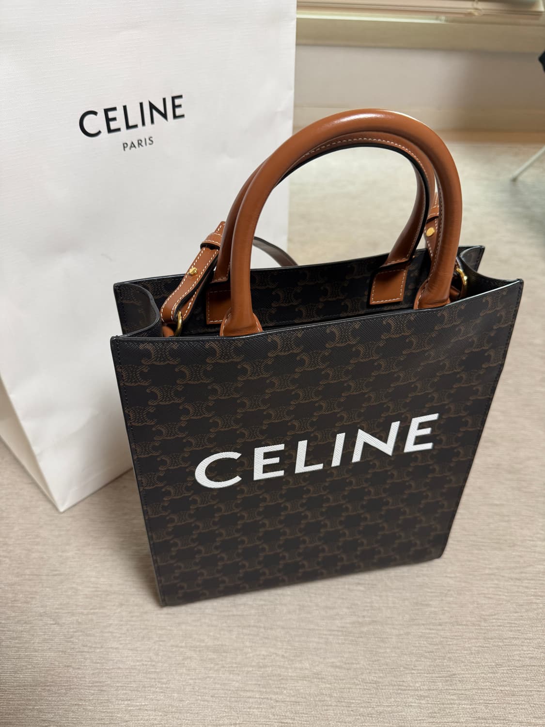 CELINE 셀린느 버티컬 카바스백 M - 트리옹프 캔버스&카바스킨 상품이미지3