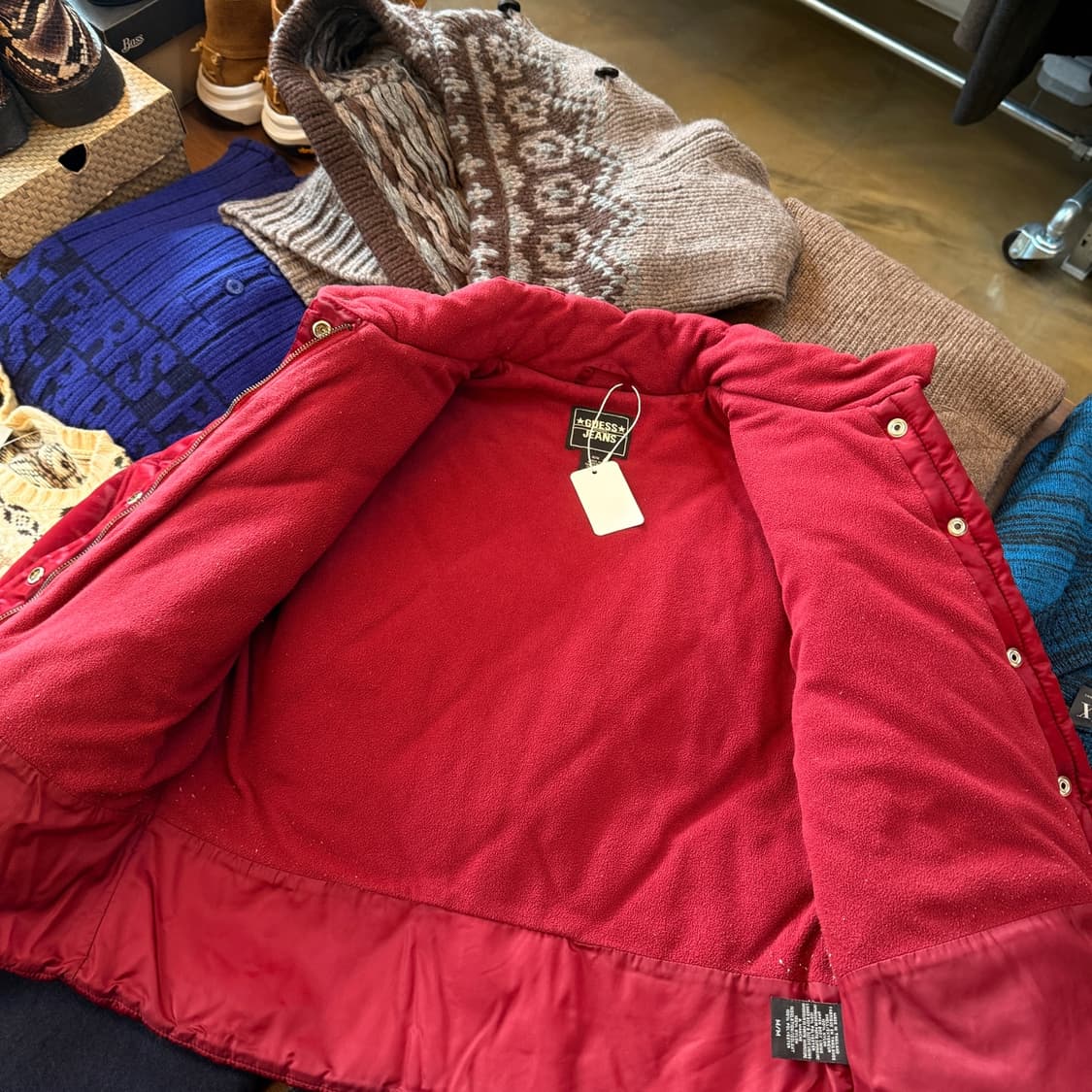 게스 진 버건디 유광 퀄팅 자켓 M 상품이미지5