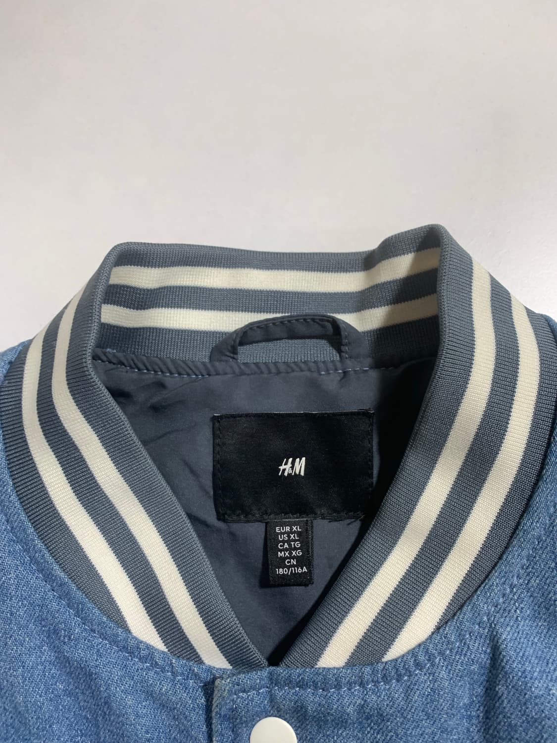 H&M 데님 배색 야구 점퍼 상품이미지6