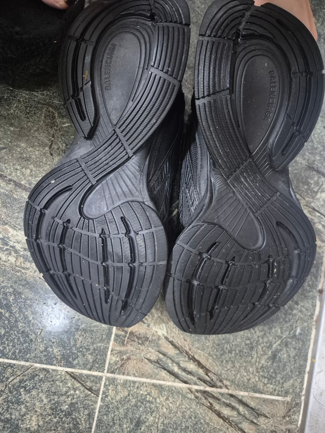 발렌시아가 서킷 42사이즈(270) 상품이미지6