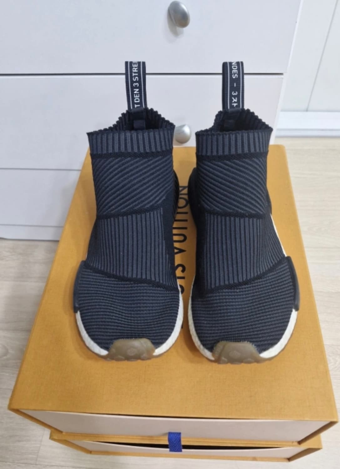 아디다스 NMD 시티삭 블랙검 운동화 상품이미지2