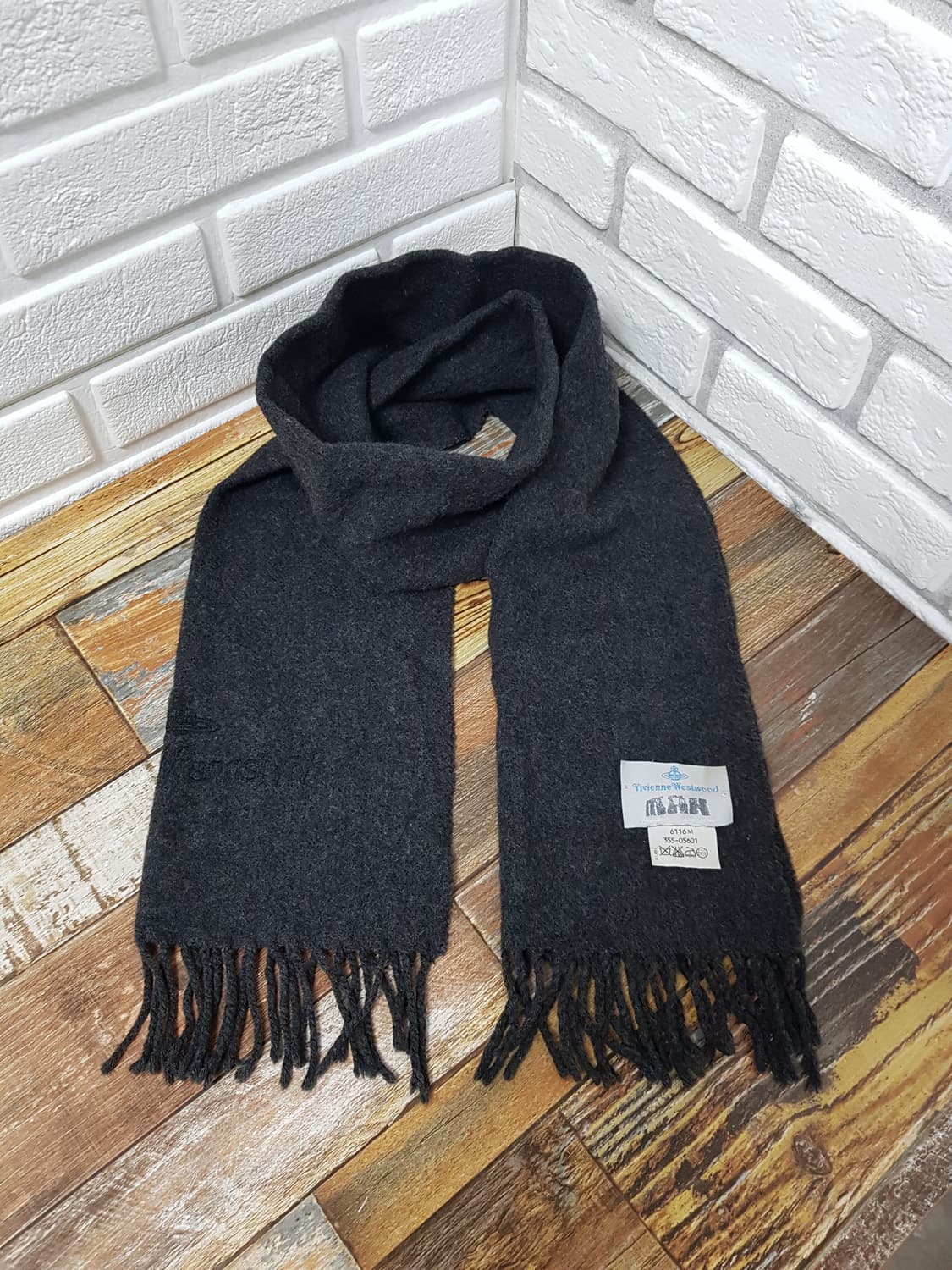 [정품] 비비안웨스트우드 울 머플러 차콜 상품이미지1