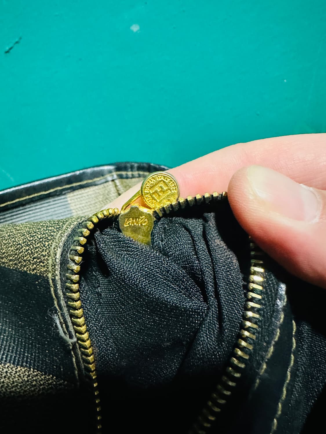 펜디 FF로고 페귄 슬링백 상품이미지8