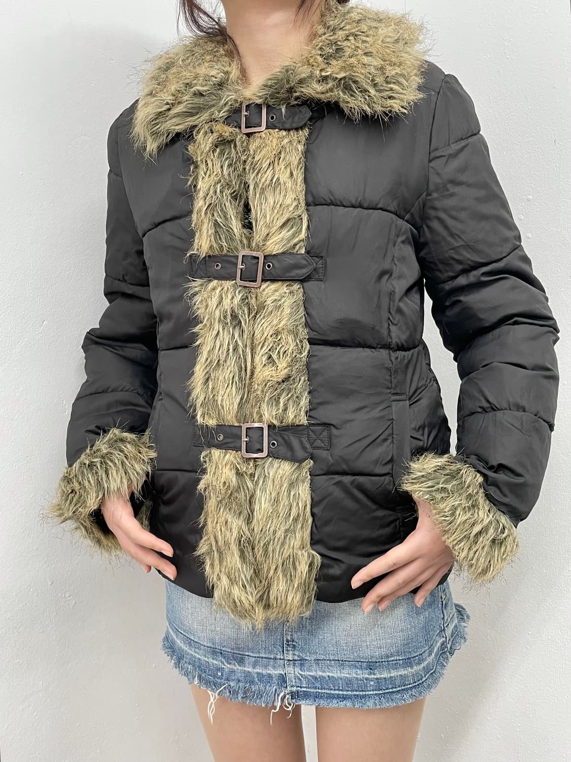 y2k 퍼 트리밍 버클 자켓 상품이미지1