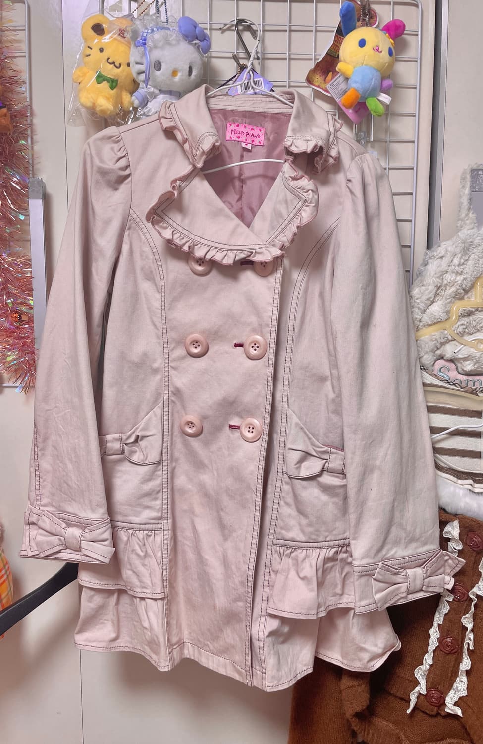 메조피아노 라떼갸루 핑크 프릴 트렌치 코트 히메갸루 조지호쿠 상품이미지1