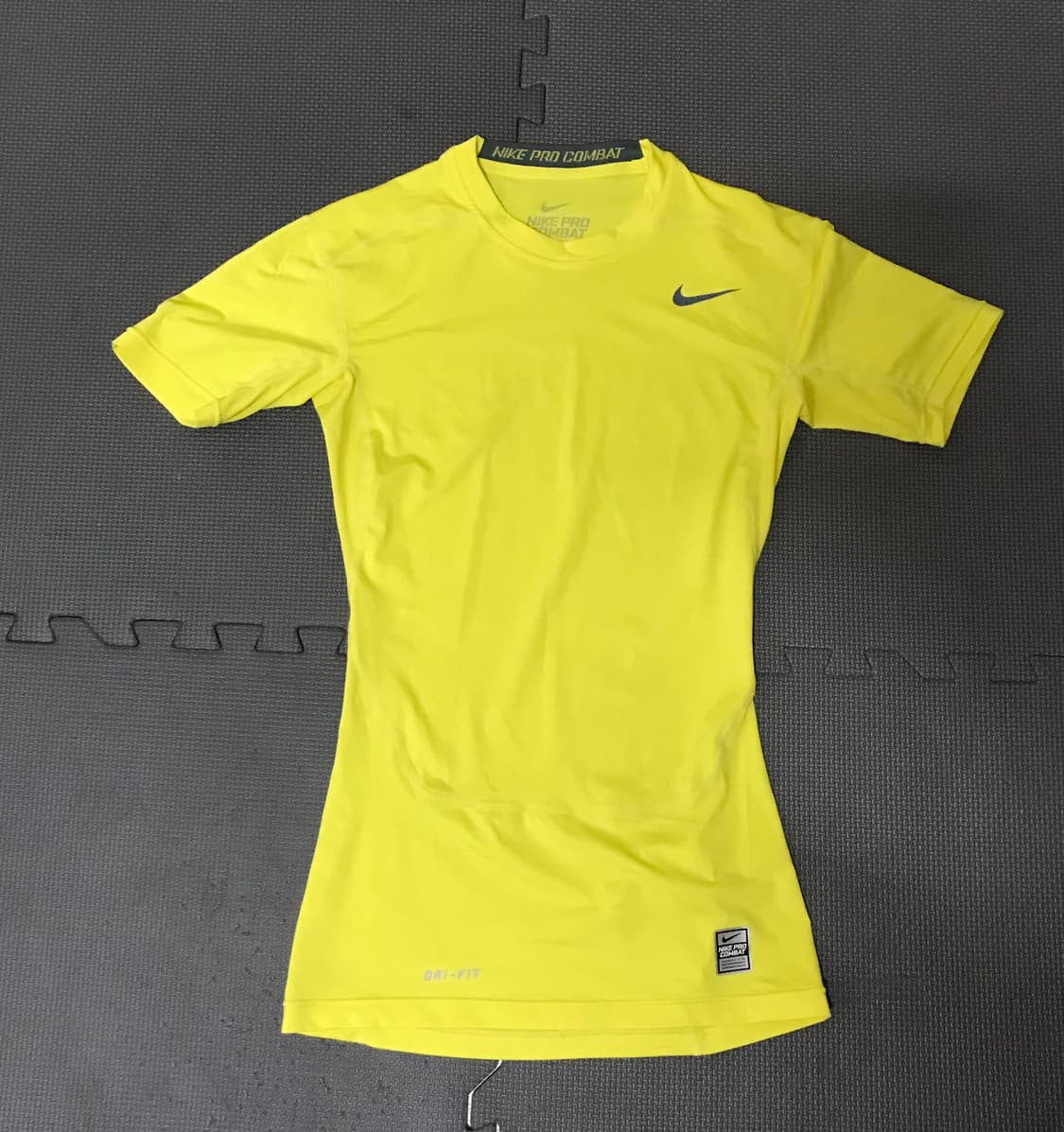 나이키 컴뱃프로 반팔티셔츠 상품이미지2