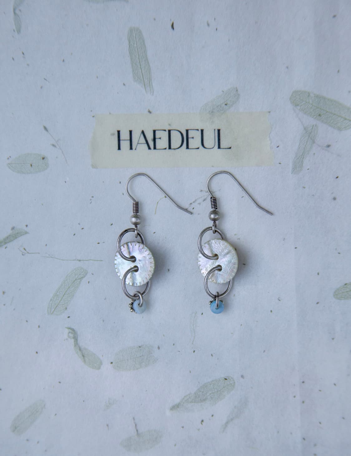 Shell Button Earring 상품이미지1