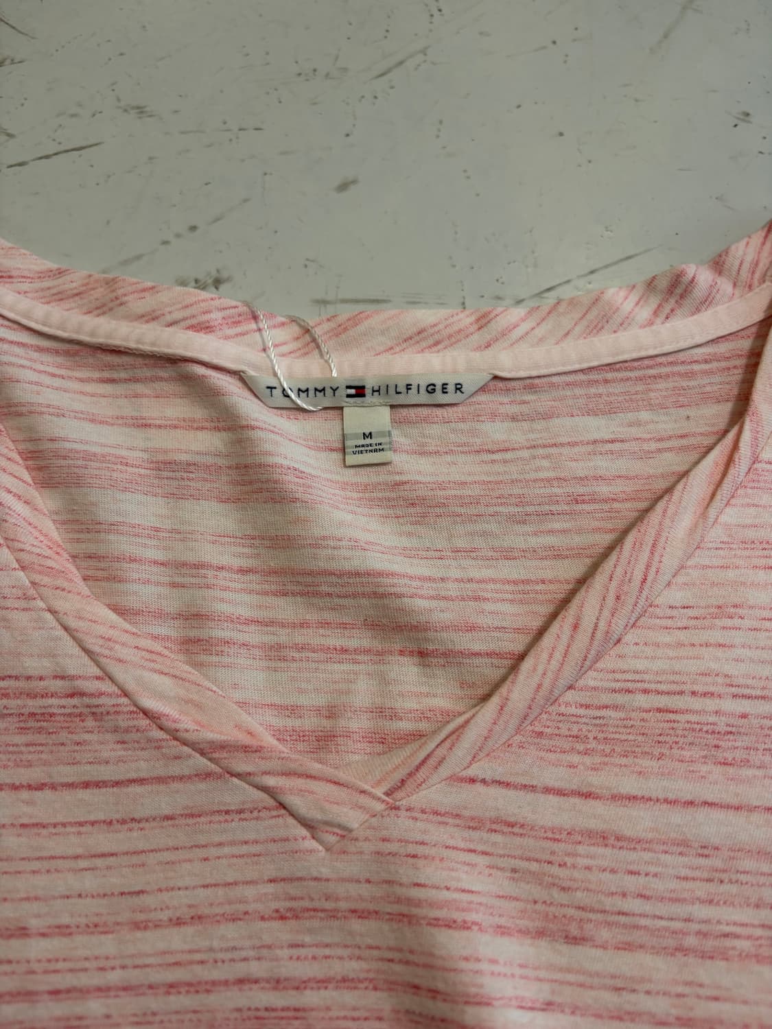 Tommy Hilfiger 핑크 슬럽 브이넥 반팔티 상품이미지4