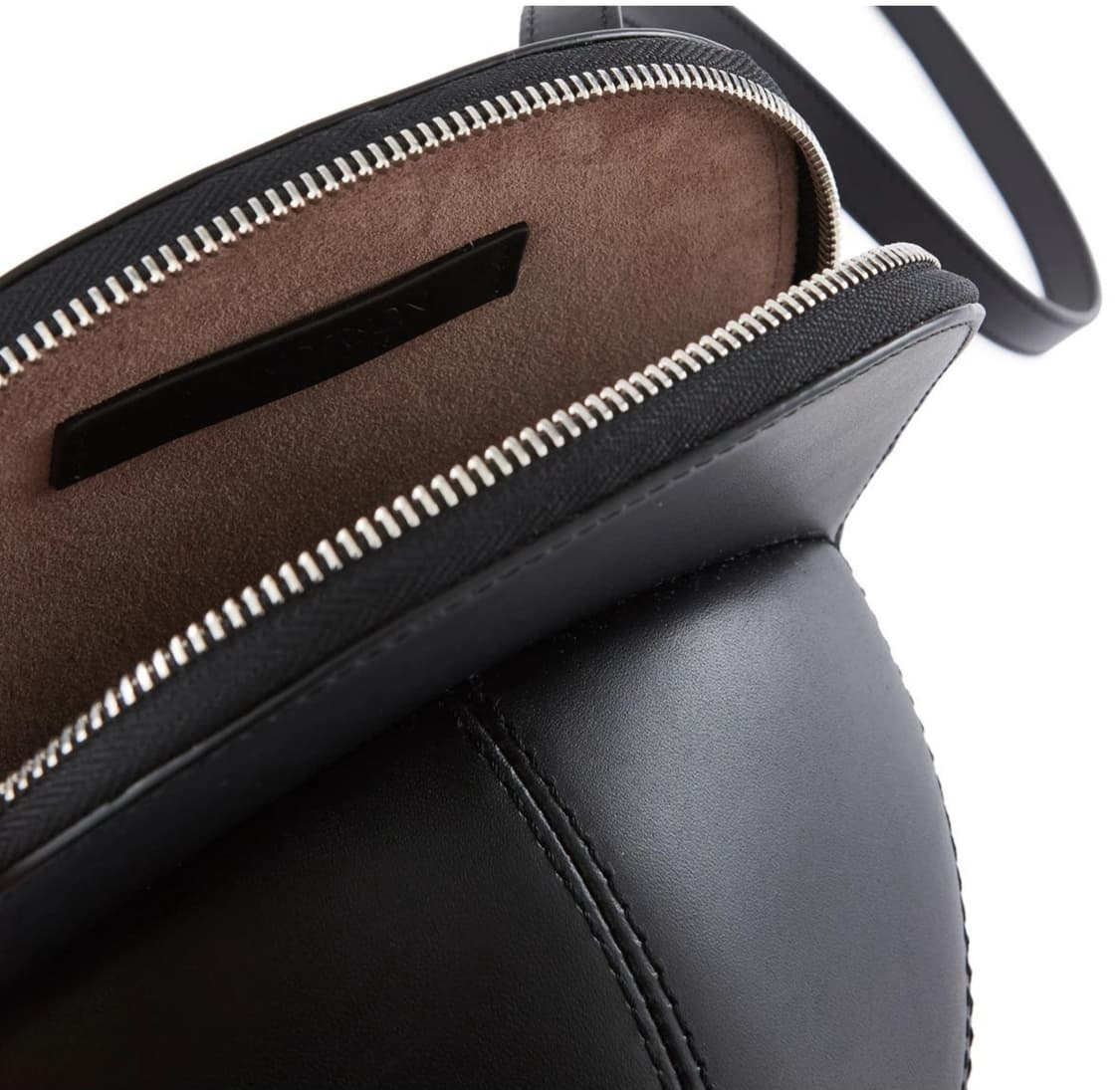 JW 앤더슨 레더 캡백 크로스백 블랙 상품이미지5