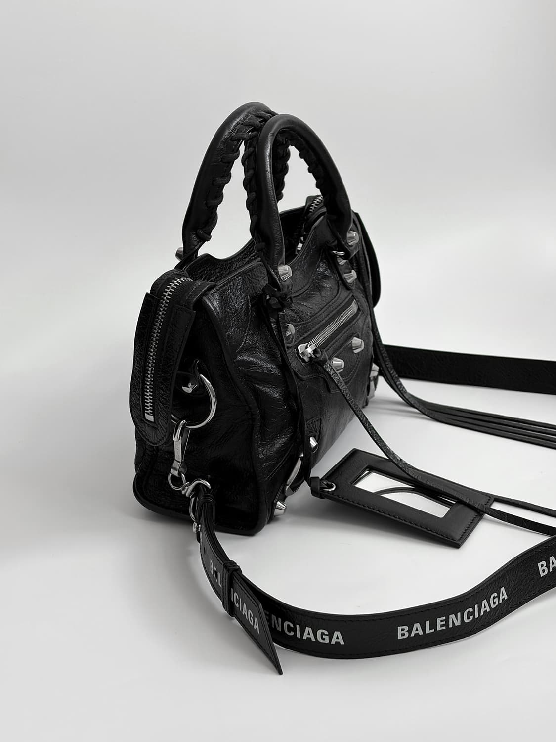 발렌시아가 시티백 로고 미니 판매합니다. 상품이미지3