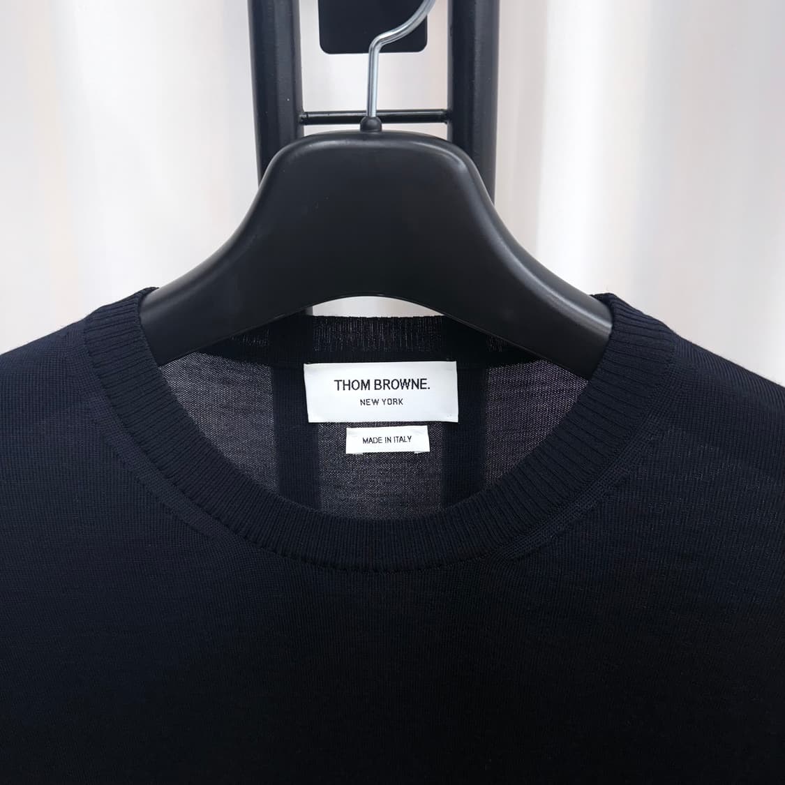 [2] 톰브라운 사선완장 울 니트 네이비 상품이미지3