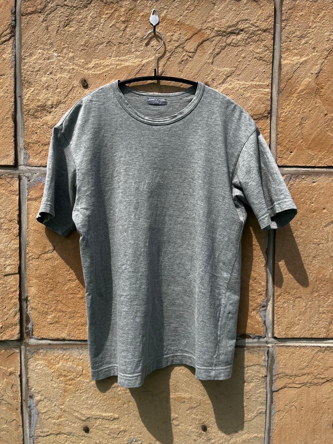 꼼데가르송 옴므 그레이 반팔 티셔츠 상품이미지2