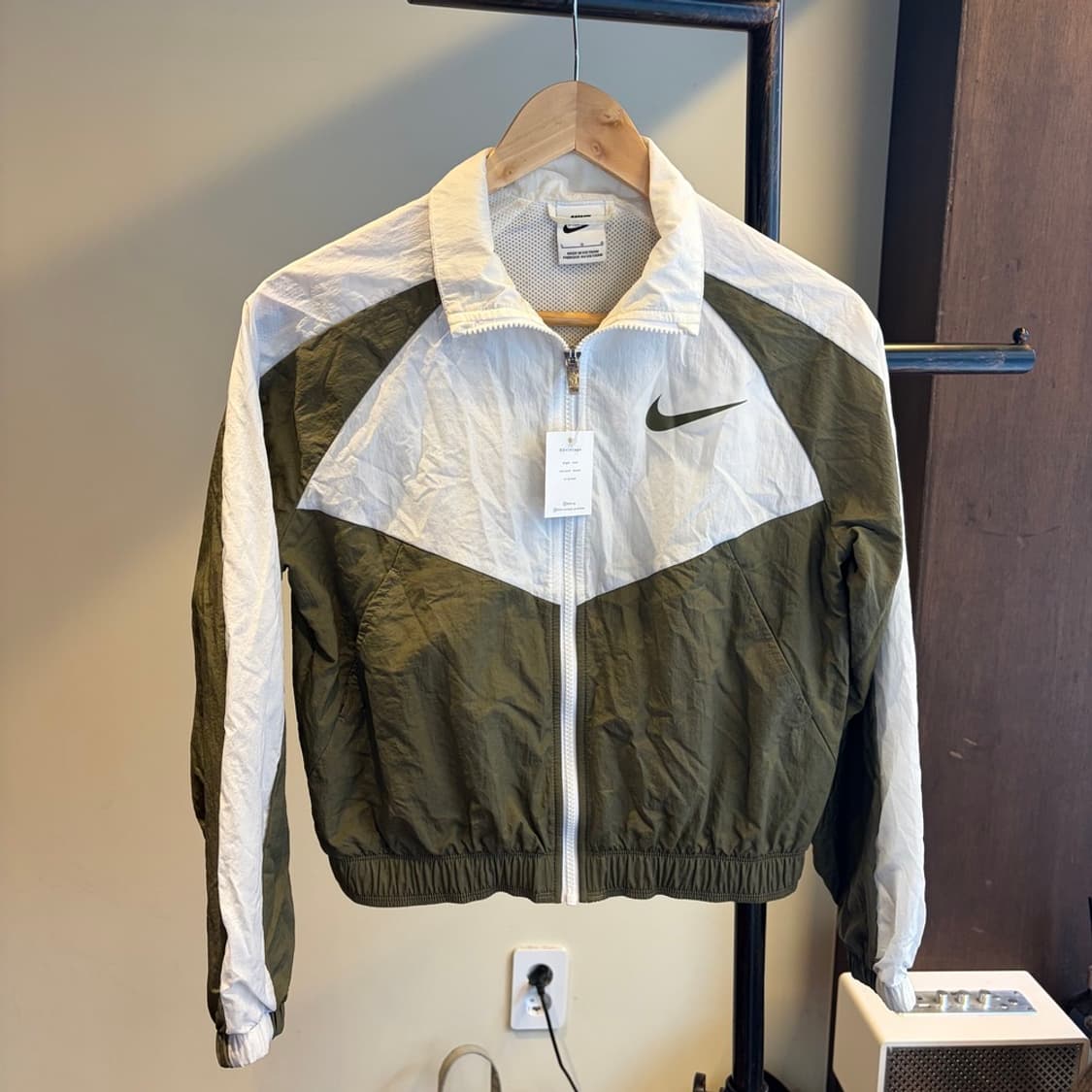 15622 - 나이키 크롭 바람막이 자켓 상품이미지2